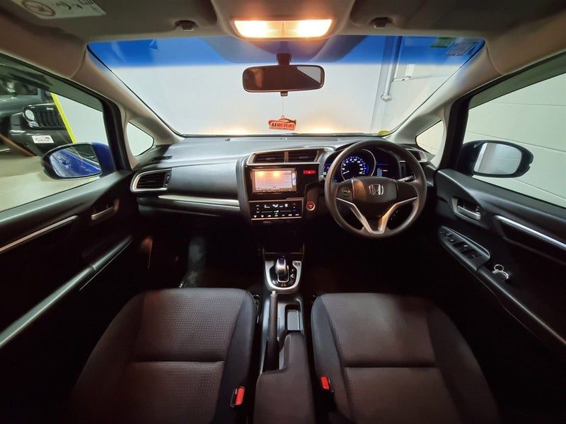 2014 Honda Fit HYBRID F PACKAGE, photo 3