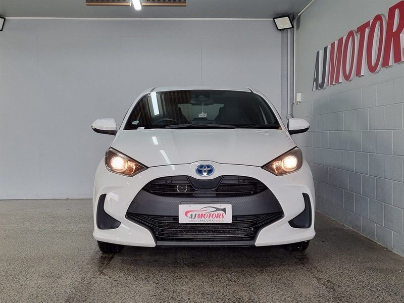 2021 Toyota Yaris HYBRID X, photo 2