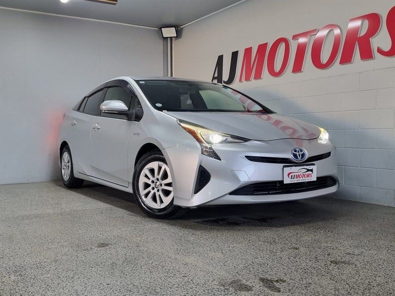 2016 Toyota Prius E, main photo
