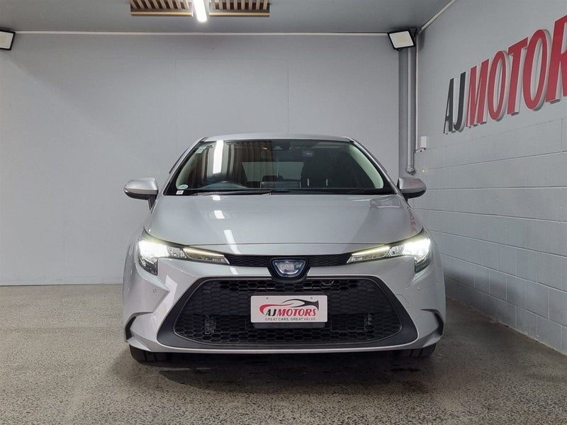 2021 Toyota Corolla Touring Hybrid, photo 2