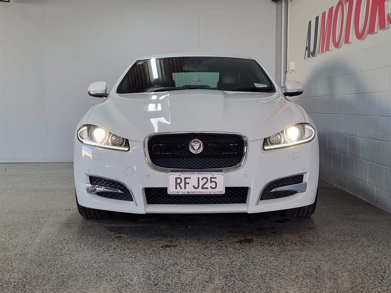 2015 Jaguar XF 2.0L, photo 2