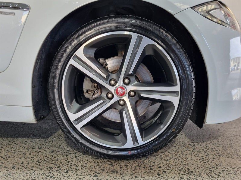 2015 Jaguar XF 2.0L, photo 3