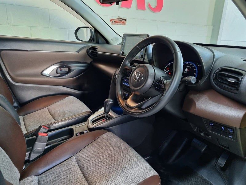2021 Toyota Yaris Cross HYBRID Z, photo 3