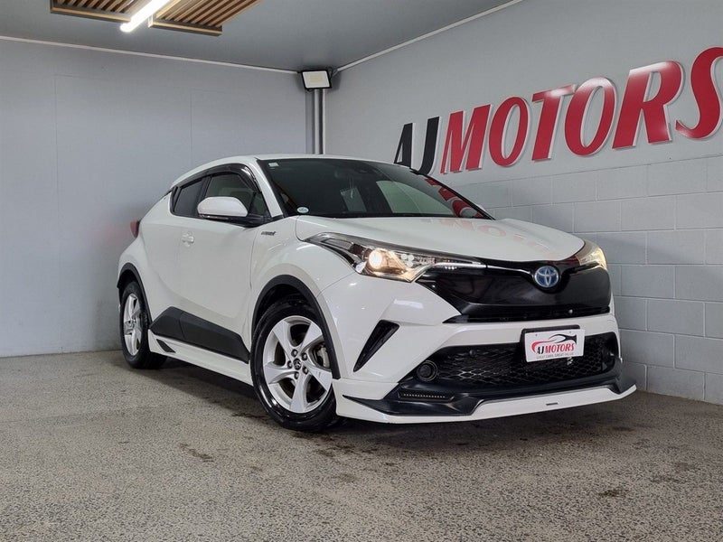 2017 Toyota C-HR HYBRID S, main photo