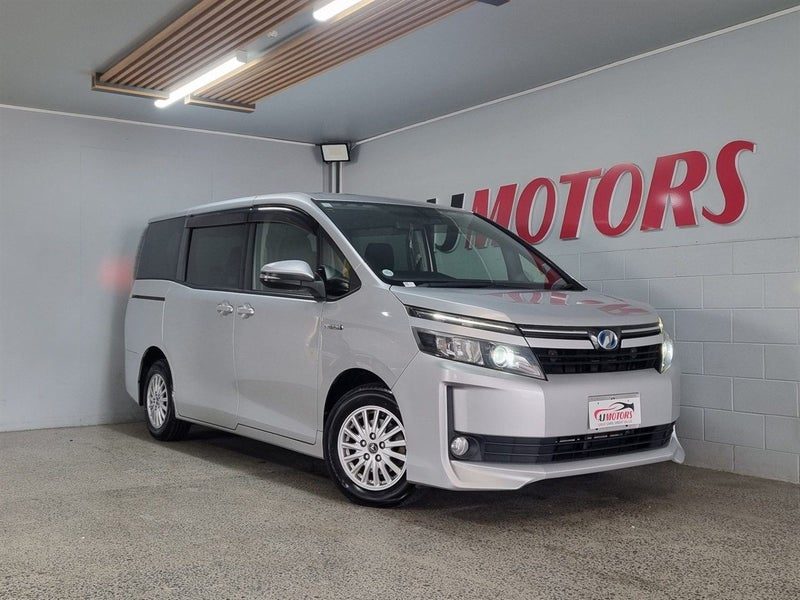 2014 Toyota Voxy HYBRID V, main photo