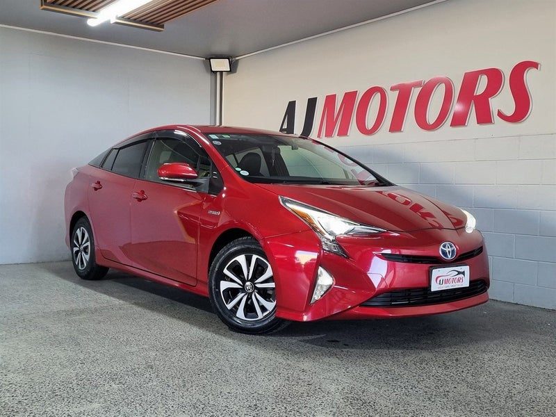 2016 Toyota Prius S TOURING SELECTION
