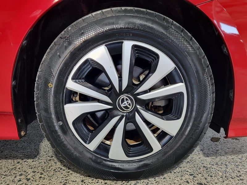 2016 Toyota Prius S TOURING SELECTION, photo 3