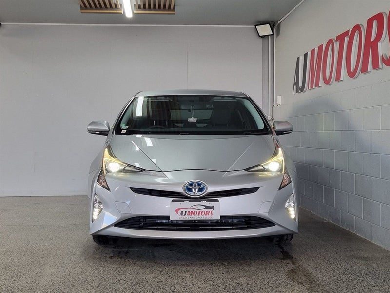 2016 Toyota Prius S, photo 2