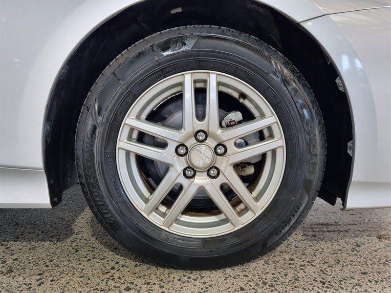 2016 Toyota Prius S, photo 3