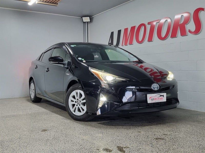 2016 Toyota Prius S safety plus