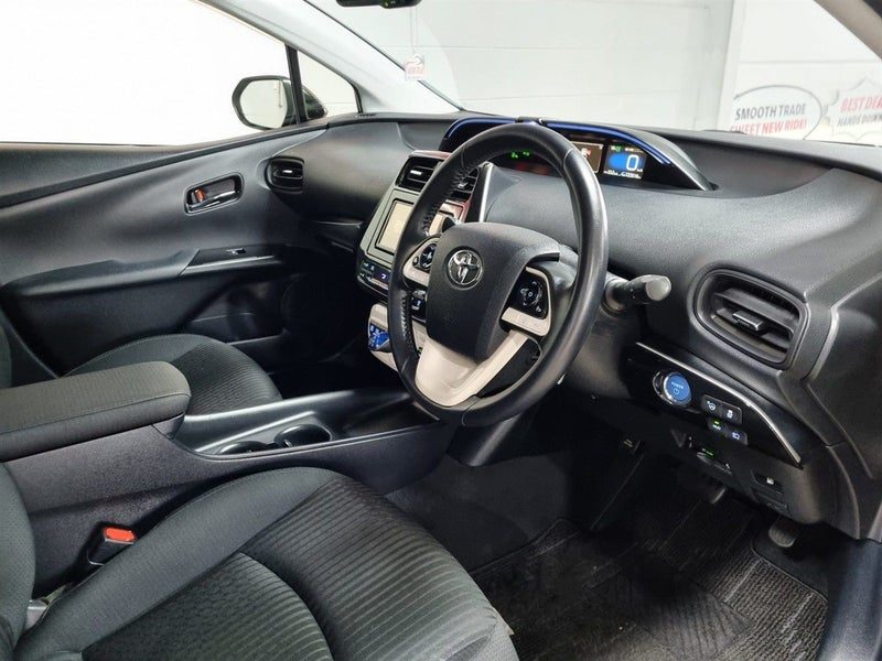 2016 Toyota Prius S safety plus, photo 3