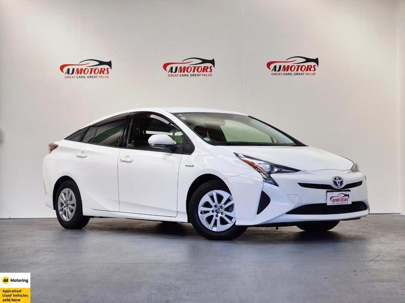2018 Toyota Prius Hybrid S, main photo