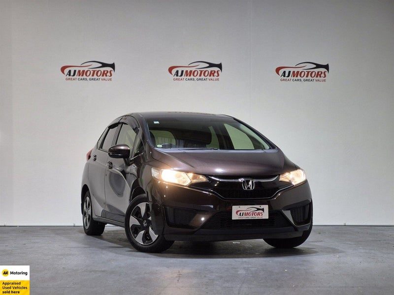 2017 Honda Fit Hybrid, main photo