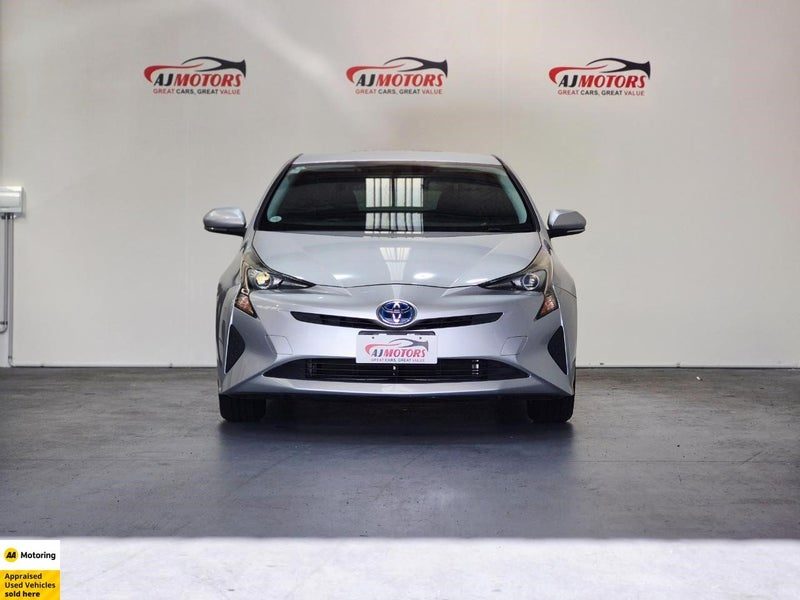 2017 Toyota Prius Hybrid S, photo 2