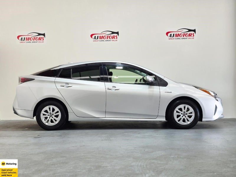 2017 Toyota Prius Hybrid S, photo 3
