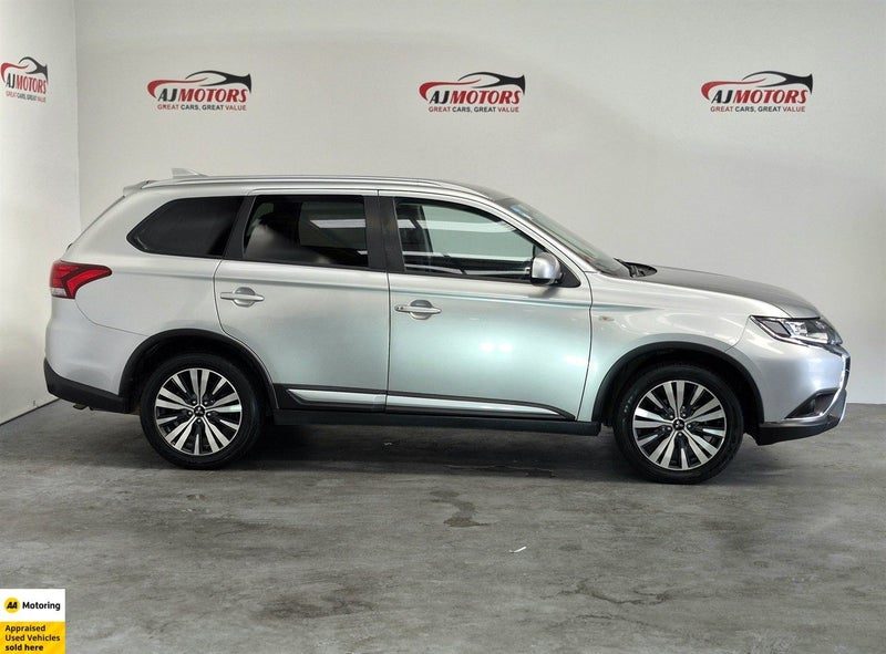 2022 Mitsubishi Outlander LS / 7 SEATER / NZ NEW, photo 3