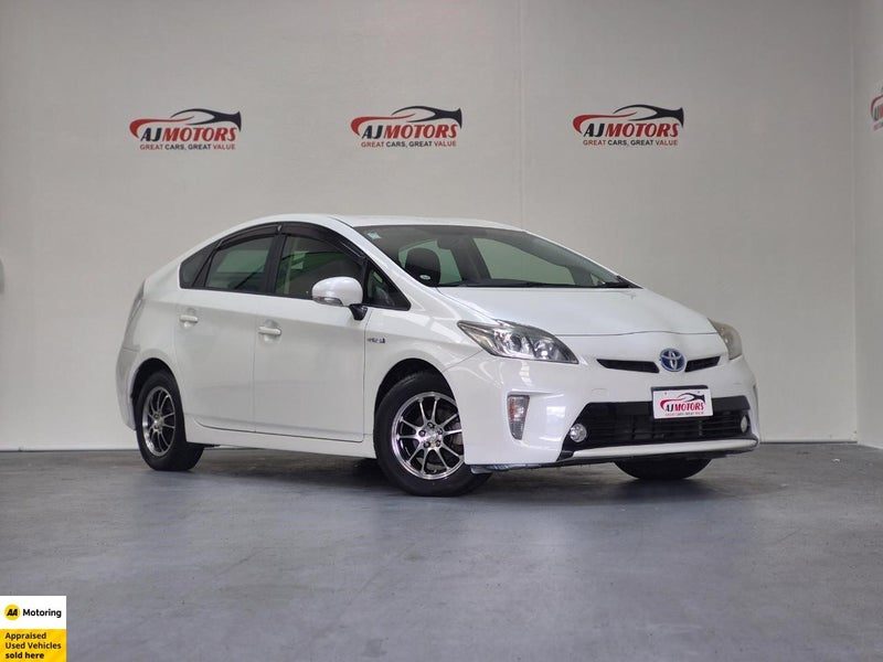 2013 Toyota Prius Hybrid S, main photo