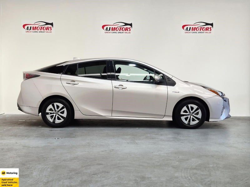 2016 Toyota Prius A TOURING SELECTION, photo 3