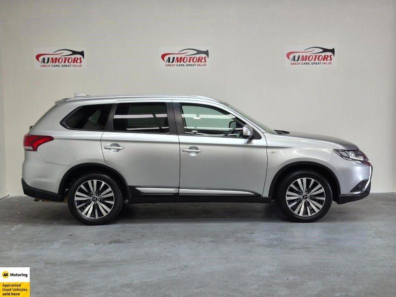 2022 Mitsubishi Outlander LS / 7 SEATER / NZ NEW, photo 3