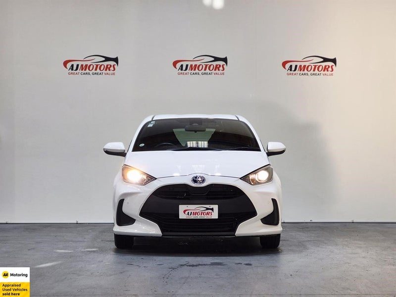 2021 Toyota Yaris HYBRID X, photo 2