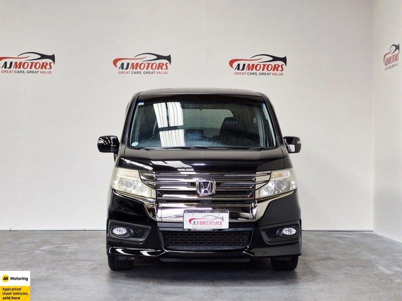 2015 Honda Step Wagon 2.0L Petrol, photo 2