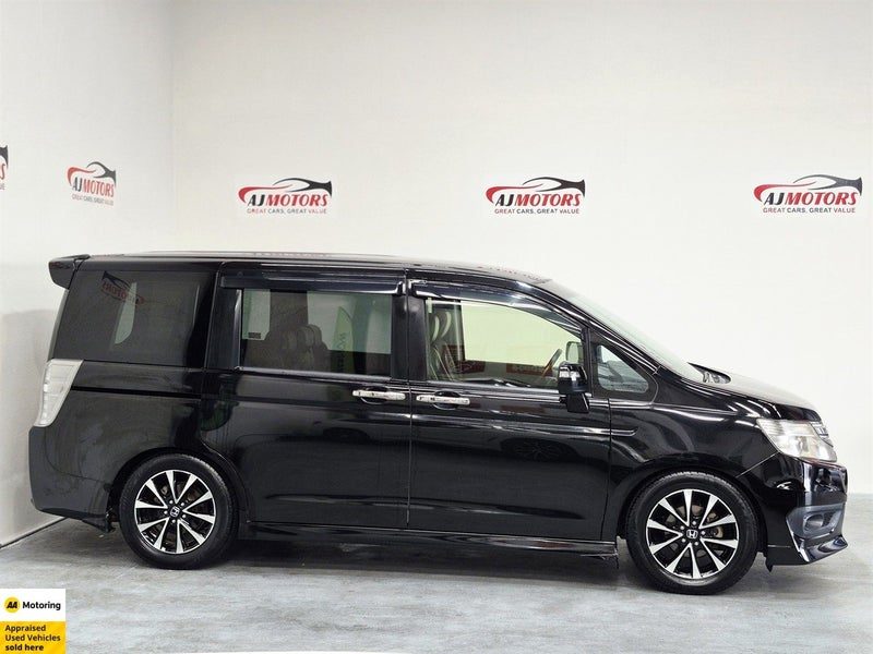 2015 Honda Step Wagon 2.0L Petrol, photo 3