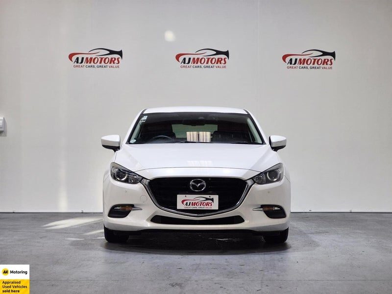 2018 Mazda Axela 15S, photo 2