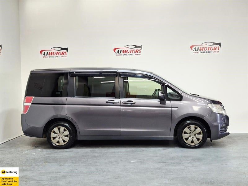 2015 Honda Step Wagon 2.0P/7 SEATER, photo 3