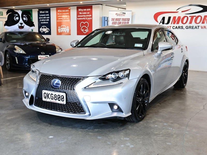 2015 Lexus IS 300h F SPORT / Hybrid / Radar Cruise, photo 3