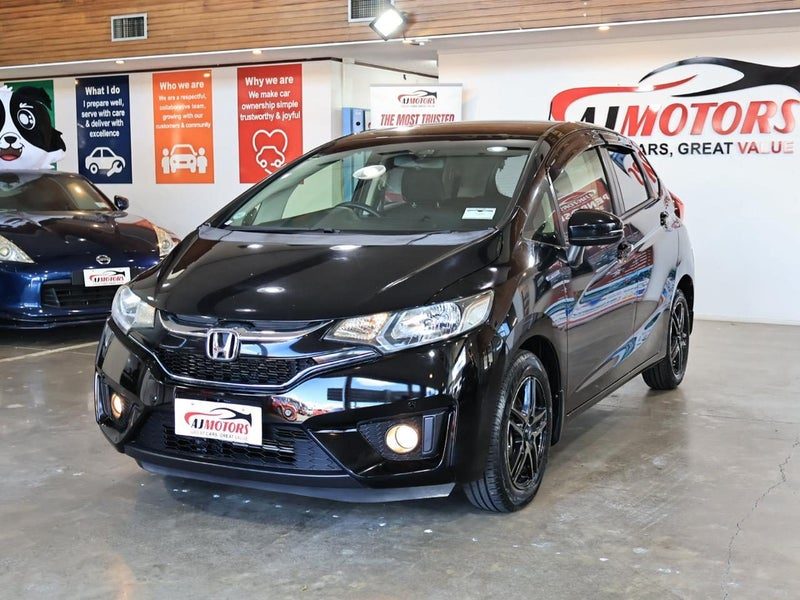 2016 Honda Fit HYBRID F-PKG, photo 3