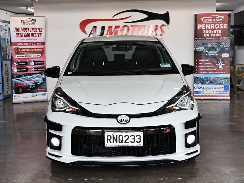 2018 Toyota Vitz GR Trim, photo 2