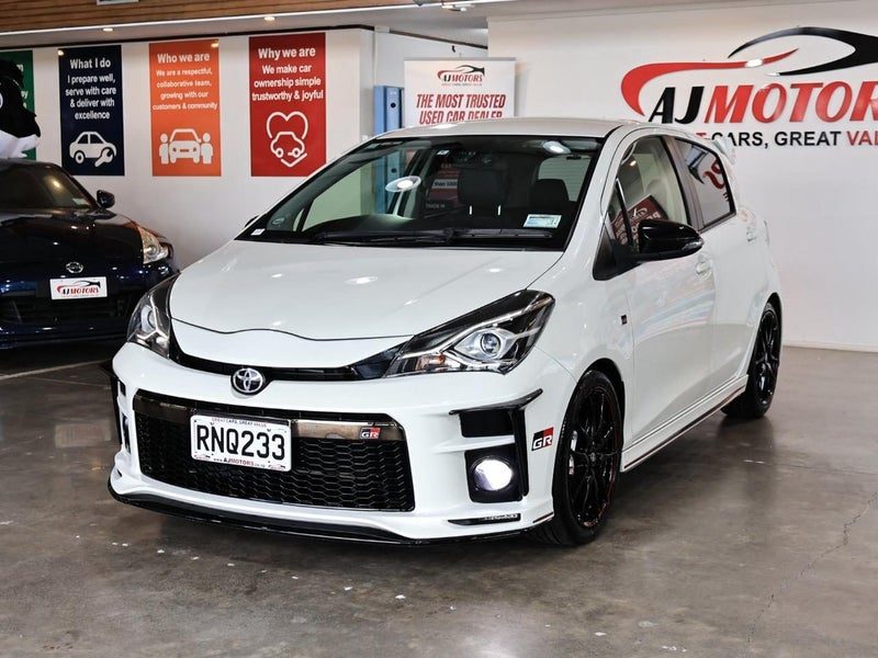 2018 Toyota Vitz GR Trim, photo 3
