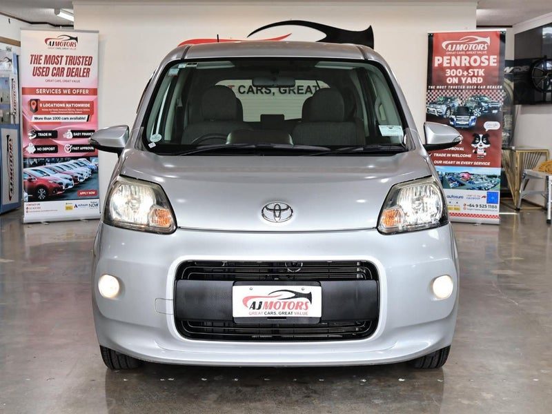 2015 Toyota Porte, photo 2