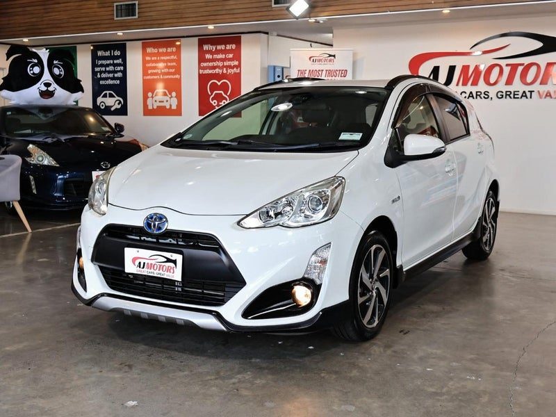 2017 Toyota Aqua X- URBAN SOLID, photo 3