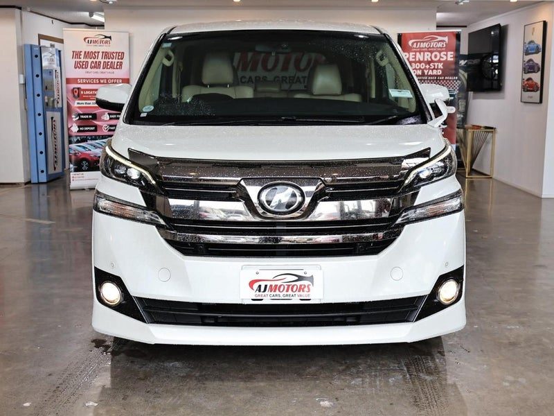 2017 Toyota Vellfire 8 Seater, photo 2