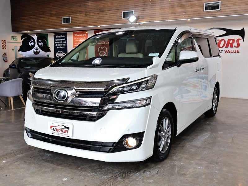 2017 Toyota Vellfire 8 Seater, photo 3