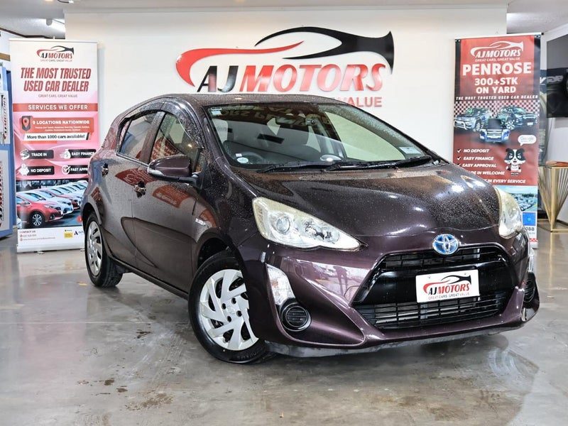 2015 Toyota Aqua Heated Seats Push Start Rev Cam, main photo
