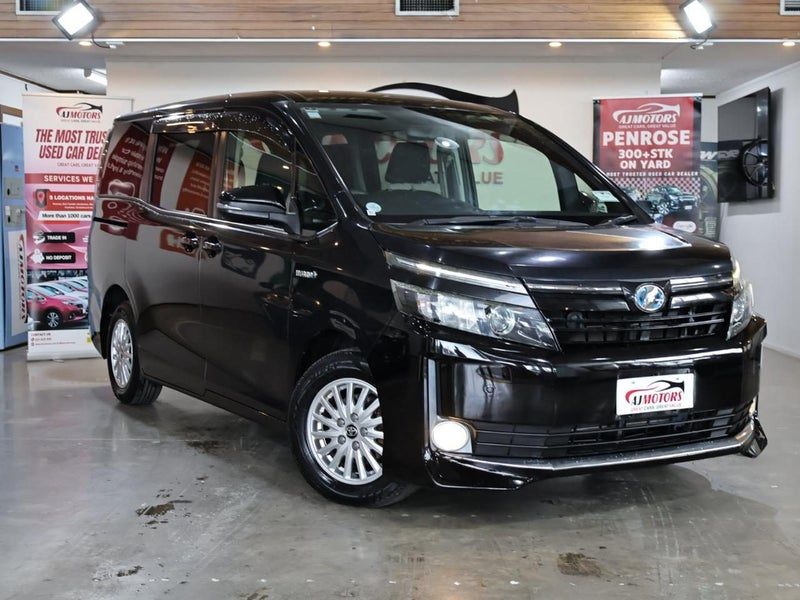2015 Toyota Voxy HYBRID V / 7 SEATER