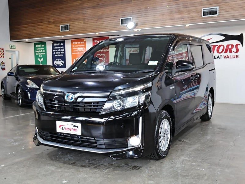 2015 Toyota Voxy HYBRID V / 7 SEATER, photo 3