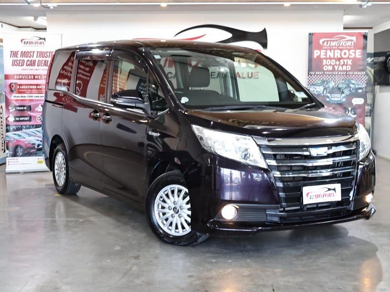 2017 Toyota Noah HYBRID 7 SEATERS, main photo