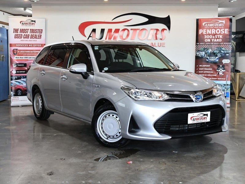 2020 Toyota Corolla Fielder Hybrid / Push Start, main photo