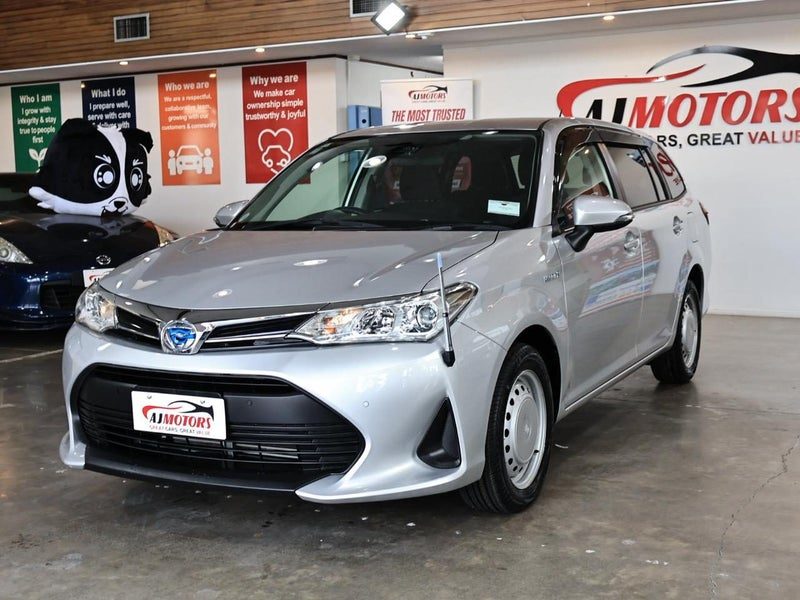 2020 Toyota Corolla Fielder Hybrid / Push Start, photo 3