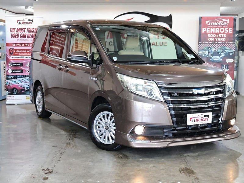 2014 Toyota Noah HYBRID 7 SEATERS