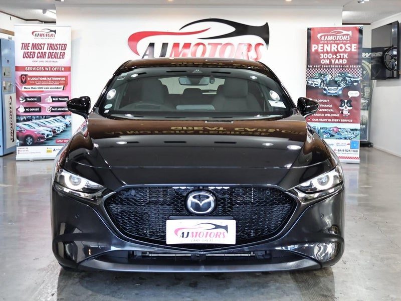 2023 Mazda 3 20S, photo 2