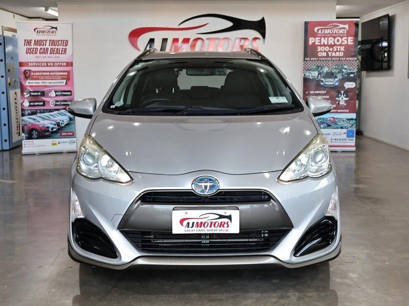 2015 Toyota Aqua X-Urban hybrid, photo 2
