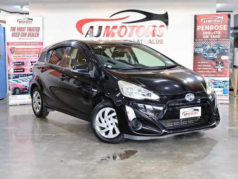 2015 Toyota Aqua S Hybrid / Push Start / Bluetooth