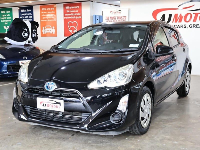 2015 Toyota Aqua S Hybrid / Push Start / Bluetooth, photo 3