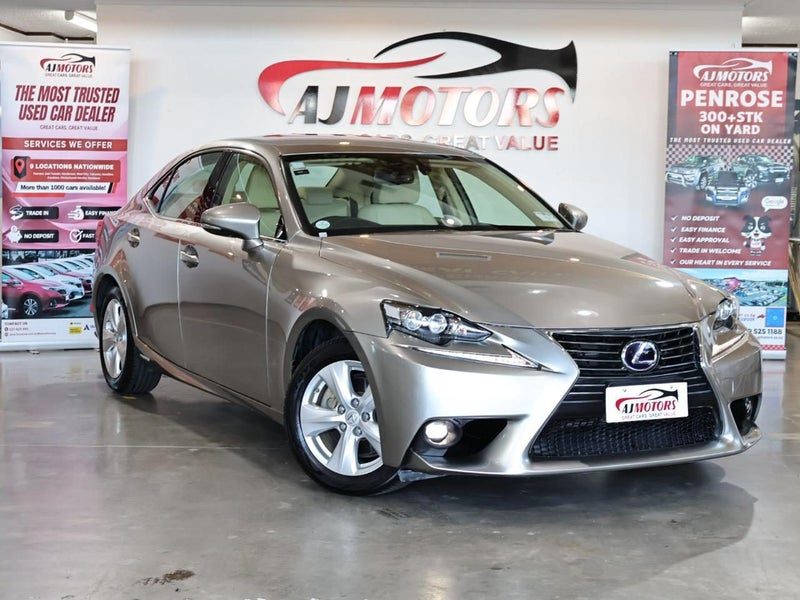 2015 Lexus IS 300h Hybrid