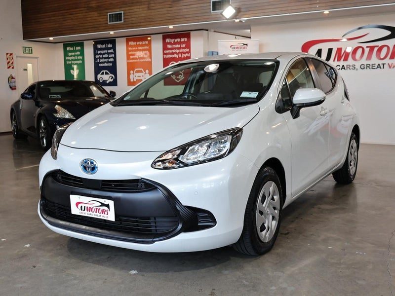 2021 Toyota Aqua HYBRID X, photo 3