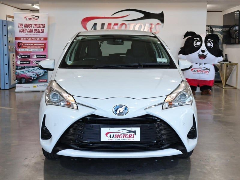 2018 Toyota Vitz HYBRID, photo 2